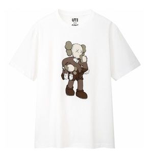 Kaws Uniqlo t-shirt